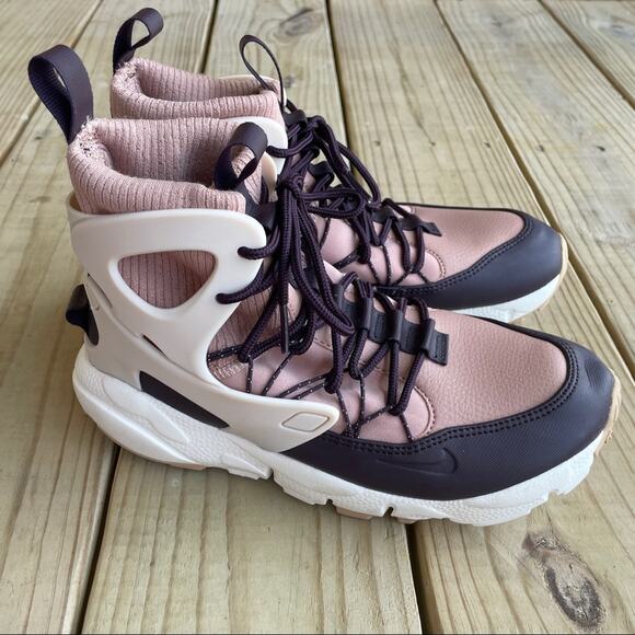 NWOT Nike Air Footscape Mid Utility Pink Running Shoes Size 7 - Picture 2 of 10